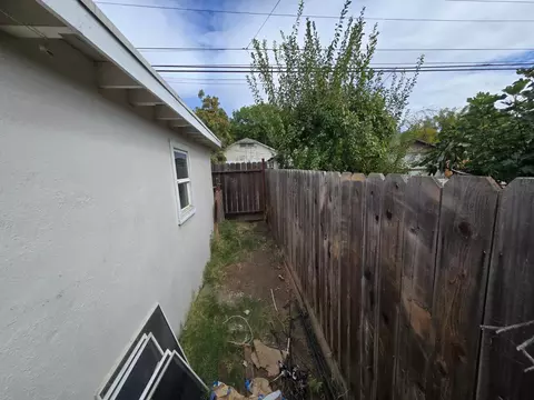 Exterior - 334 Semple St, Modesto, CA 95354 photo 10 of 12