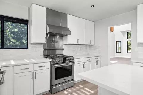 Kitchen - 29879 S Chrisman Rd, Tracy, CA 95304 photo 3 of 4
