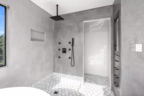Bath - 29879 S Chrisman Rd, Tracy, CA 95304 photo 6 of 8