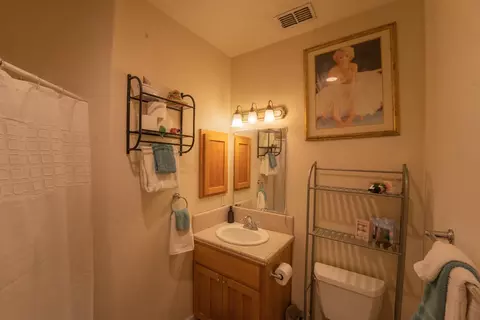 Bath - 147 Scholtz Ave, Colfax, CA 95713 photo 2 of 2