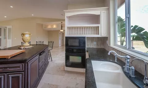 Kitchen - 21190 E Acampo Rd, Clements, CA 95227 photo 6 of 11