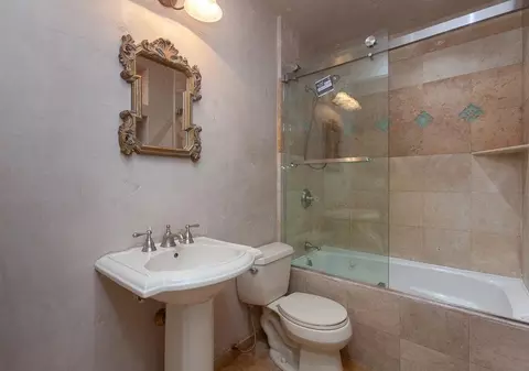 Bath - 21190 E Acampo Rd, Clements, CA 95227 photo 10 of 18