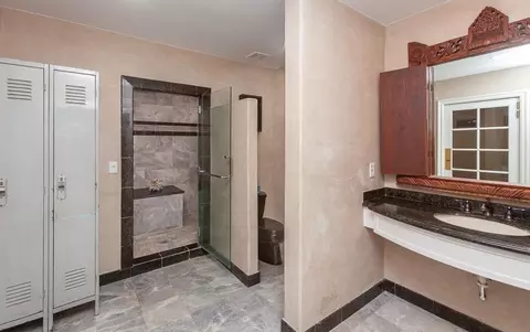 Bath - 21190 E Acampo Rd, Clements, CA 95227 photo 6 of 18