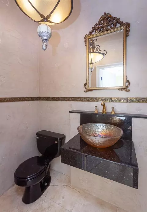Bath - 21190 E Acampo Rd, Clements, CA 95227 photo 18 of 18