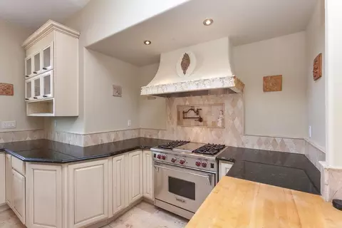 Kitchen - 21190 E Acampo Rd, Clements, CA 95227 photo 3 of 11