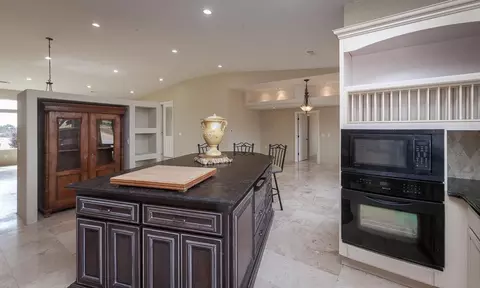 Kitchen - 21190 E Acampo Rd, Clements, CA 95227 photo 7 of 11