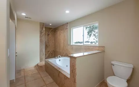 Bath - 21190 E Acampo Rd, Clements, CA 95227 photo 12 of 18
