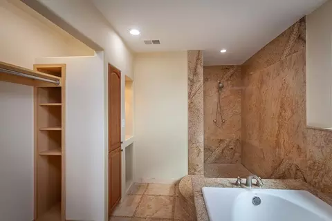 Bath - 21190 E Acampo Rd, Clements, CA 95227 photo 13 of 18