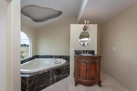 Bath - 21190 E Acampo Rd, Clements, CA 95227 photo 1 of 18