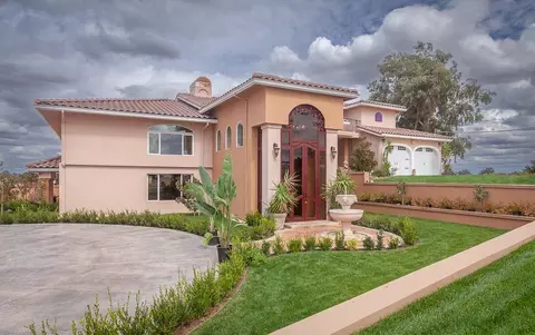 Exterior - 21190 E Acampo Rd, Clements, CA 95227 photo 2 of 16