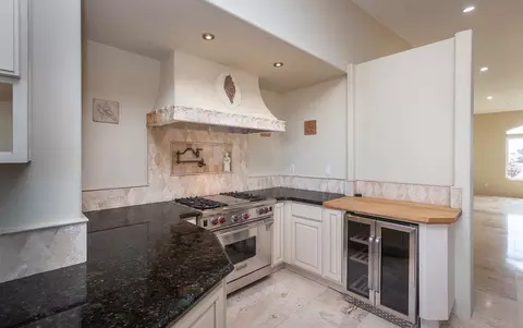 Kitchen - 21190 E Acampo Rd, Clements, CA 95227 photo 5 of 11