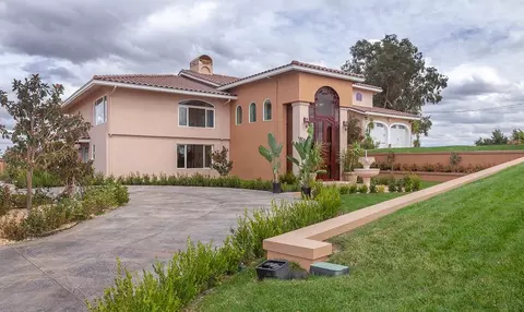 Exterior - 21190 E Acampo Rd, Clements, CA 95227 photo 3 of 16