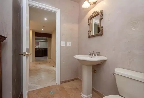 Bath - 21190 E Acampo Rd, Clements, CA 95227 photo 11 of 18