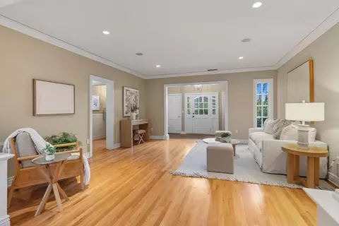 Living - 2141 Claremont Rd, Carmichael, CA 95608 photo 2 of 5