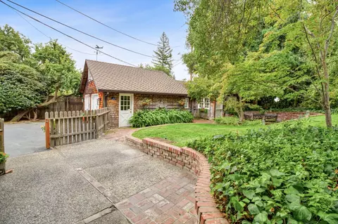 Exterior - 2141 Claremont Rd, Carmichael, CA 95608 photo 6 of 31