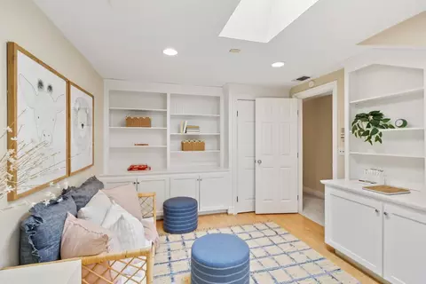 Entry Way - 2141 Claremont Rd, Carmichael, CA 95608 photo 6 of 7