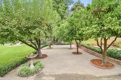 Exterior - 2141 Claremont Rd, Carmichael, CA 95608 photo 25 of 31