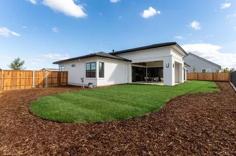 Exterior - 5557 Thomson Loop, Davis, CA 95616 photo 9 of 11