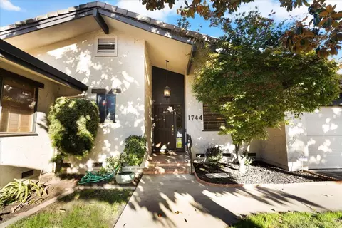 1744 Wyn Way, Lodi, CA 95240 photo 1