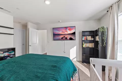 Bedroom - 276 Grand View Ct, Merced, CA 95341 photo 4 of 4