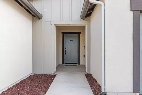 Entry Way - 276 Grand View Ct, Merced, CA 95341 photo 1 of 6