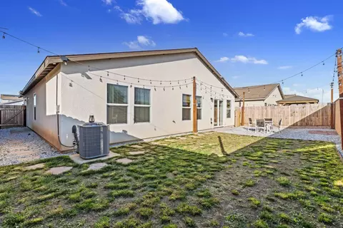 Exterior - 276 Grand View Ct, Merced, CA 95341 photo 4 of 6