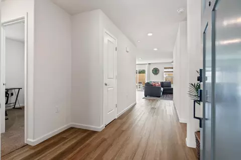 Entry Way - 276 Grand View Ct, Merced, CA 95341 photo 2 of 6