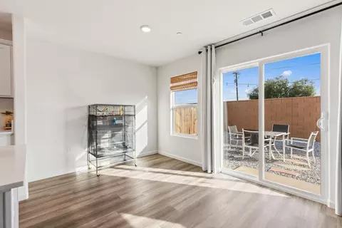 Entry Way - 276 Grand View Ct, Merced, CA 95341 photo 5 of 6