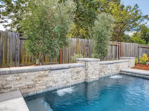 Exterior - 2620 Belmont Dr, Davis, CA 95618 photo 6 of 17