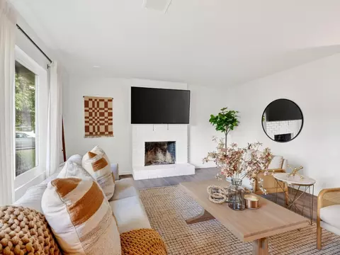 Living - 2620 Belmont Dr, Davis, CA 95618 photo 2 of 3