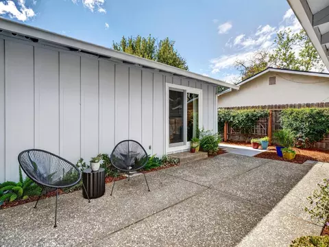 Exterior - 2620 Belmont Dr, Davis, CA 95618 photo 14 of 17