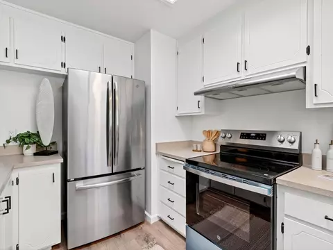 Kitchen - 2620 Belmont Dr, Davis, CA 95618 photo 2 of 4