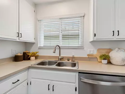 Kitchen - 2620 Belmont Dr, Davis, CA 95618 photo 3 of 4