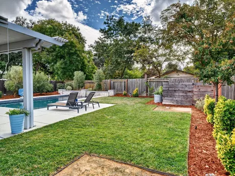 Exterior - 2620 Belmont Dr, Davis, CA 95618 photo 10 of 17