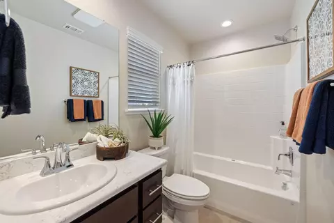 444 Quarto Dr, Turlock, CA 95380 photo 16