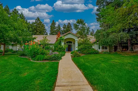 3272 Leaf Dr, Merced, CA 95340