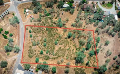 8808 Hautly Ln, Valley Springs, CA 95252