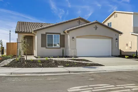 3228 Leo David St, Manteca, CA 95337 photo 2