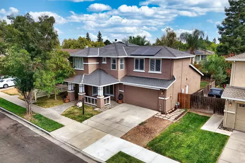 579 Almondcrest St, Oakdale, CA 95361