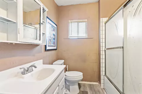 Bath - 305 S Madison St, Modesto, CA 95351 photo 1 of 2