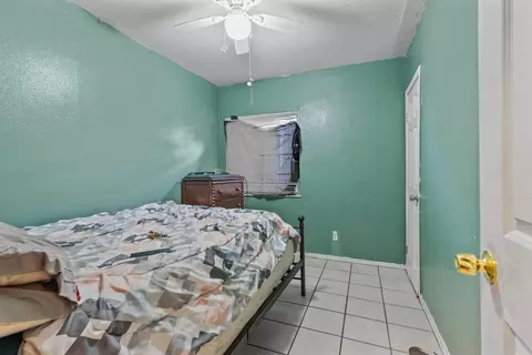 Bedroom - 305 S Madison St, Modesto, CA 95351 photo 2 of 3