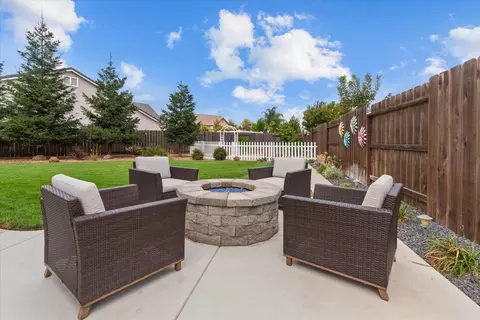 Exterior - 2358 Cloudline Pl, Manteca, CA 95337 photo 5 of 12