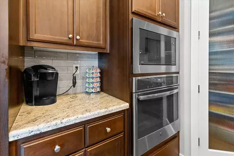 Kitchen - 2358 Cloudline Pl, Manteca, CA 95337 photo 6 of 8