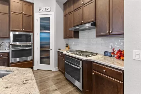 Kitchen - 2358 Cloudline Pl, Manteca, CA 95337 photo 7 of 8