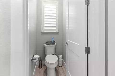 Bath - 2358 Cloudline Pl, Manteca, CA 95337 photo 2 of 4