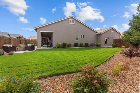 Exterior - 2358 Cloudline Pl, Manteca, CA 95337 photo 11 of 12