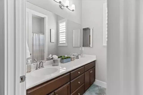 Entry Way - 2358 Cloudline Pl, Manteca, CA 95337 photo 7 of 9