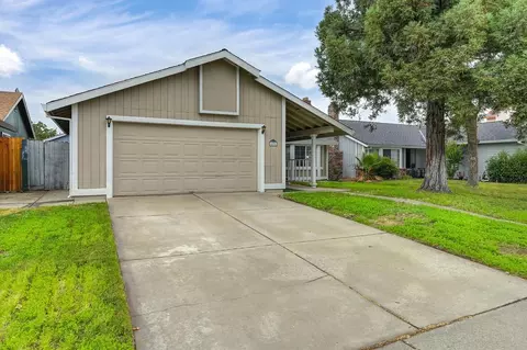 4825 Taylor St, Sacramento, CA 95838