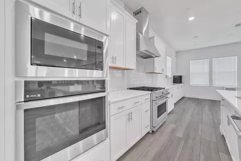 Kitchen - 3406 Loggerhead Cir, Folsom, CA 95630 photo 3 of 3