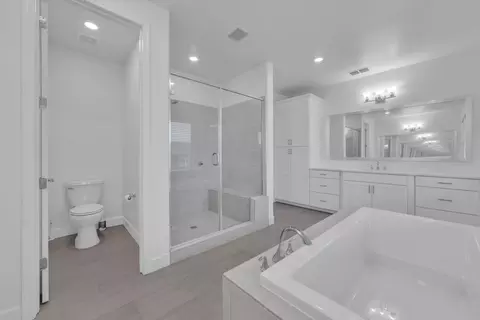 Bath - 3406 Loggerhead Cir, Folsom, CA 95630 photo 7 of 7